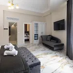 Modern Revival Luxury Tessalónica