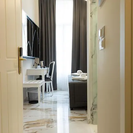 Hotel Modern Revival Luxury
