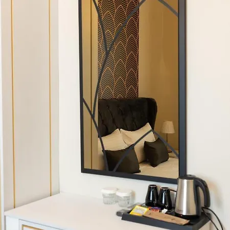 Hotel Modern Revival Luxury