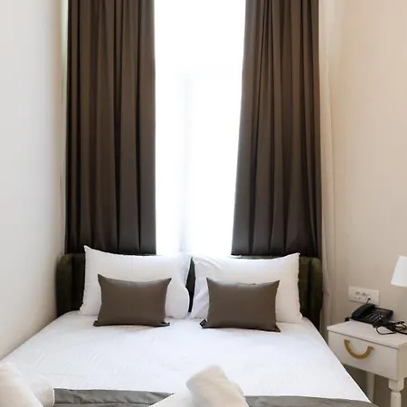 Modern Revival Luxury Saloniki