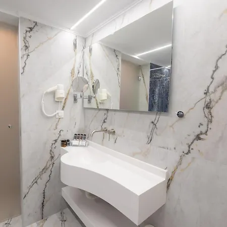 Hotel Modern Revival Luxury