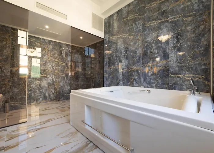 Modern Revival Luxury Otel