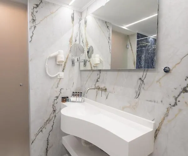 Modern Revival Luxury Otel