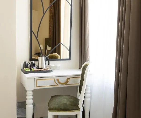 Modern Revival Luxury Otel