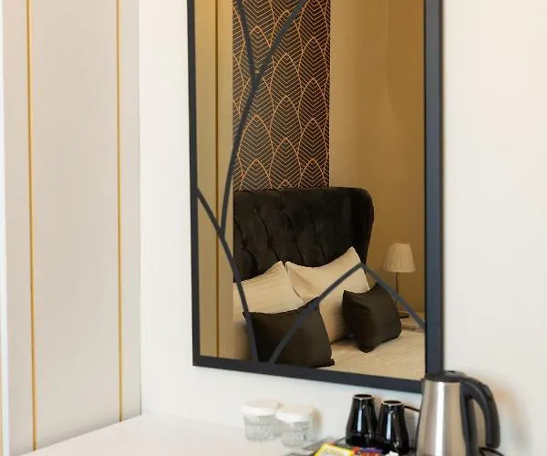 Hotel Modern Revival Luxury