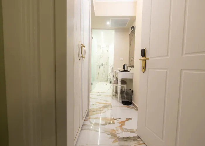 Hotel Modern Revival Luxury 4*